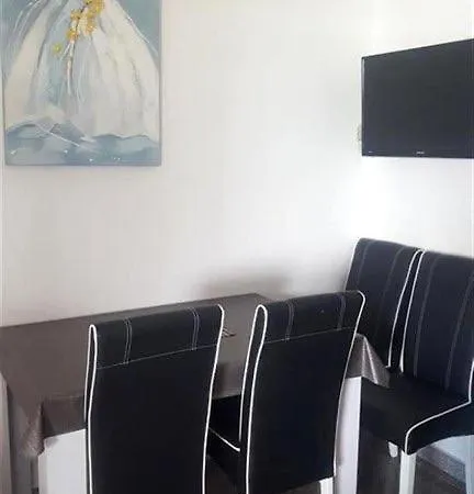 Ewa Apartment *