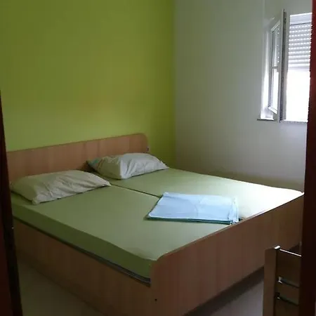 Apartment Ewa Vir