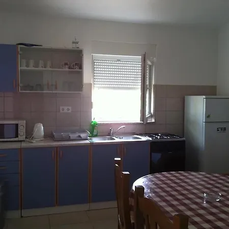 Ewa Apartman Vir